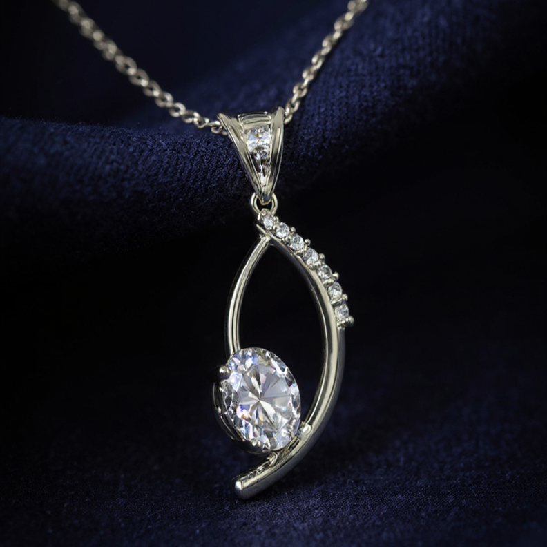 Luna Kolye – Hareketin Zarafeti